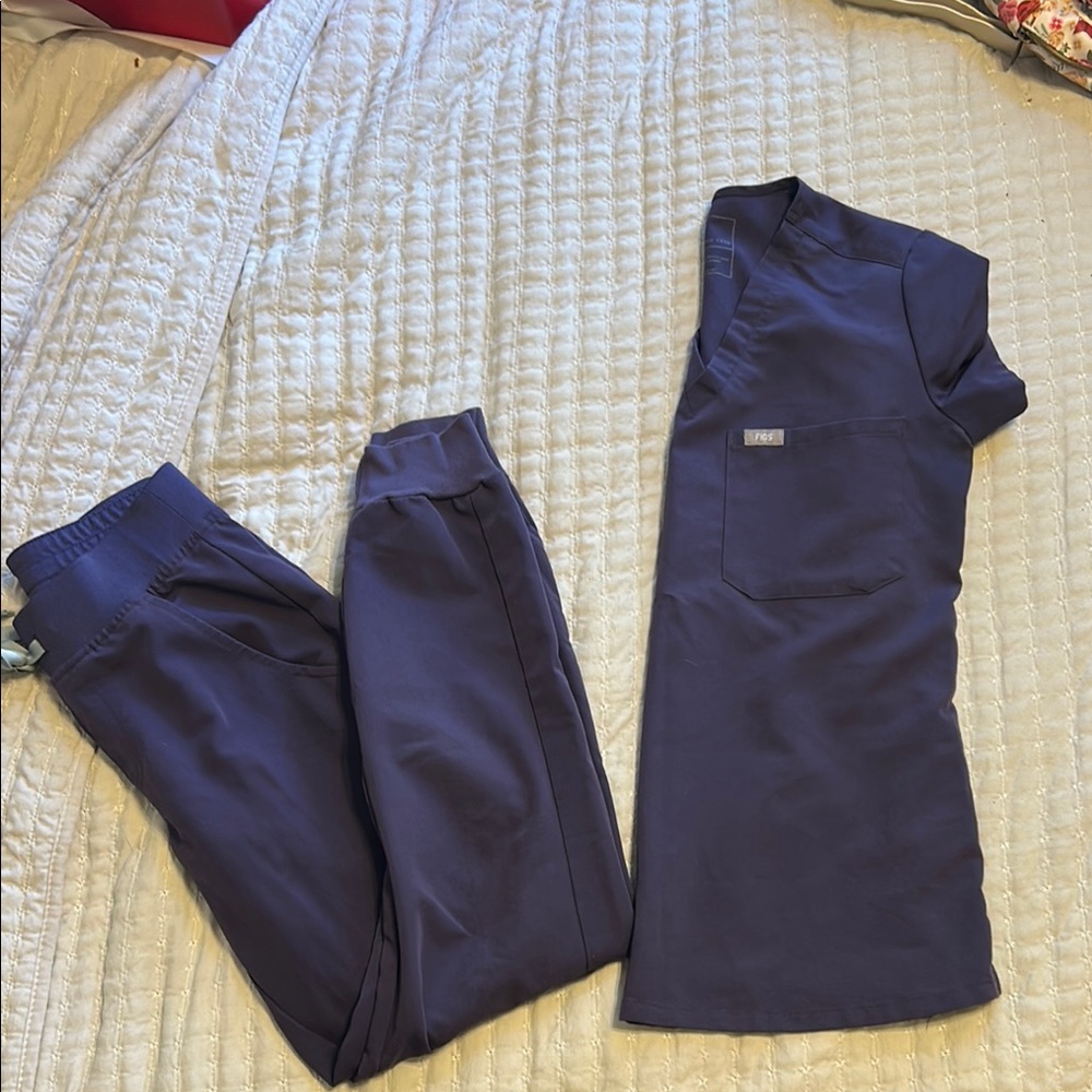 FIGS Purple Shadow Set